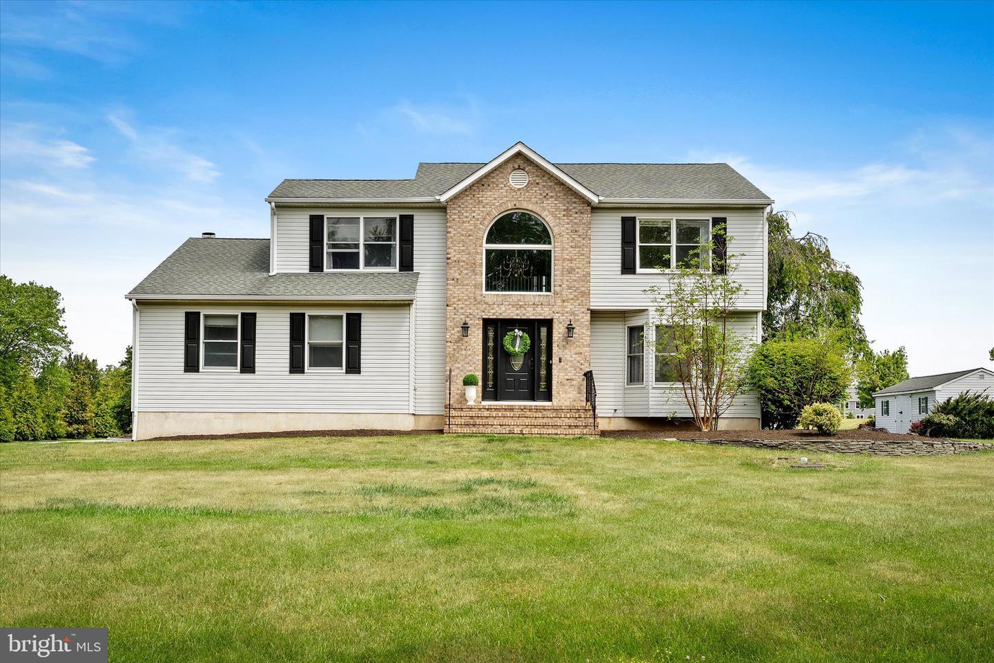 2 Carney Way — property photo 2