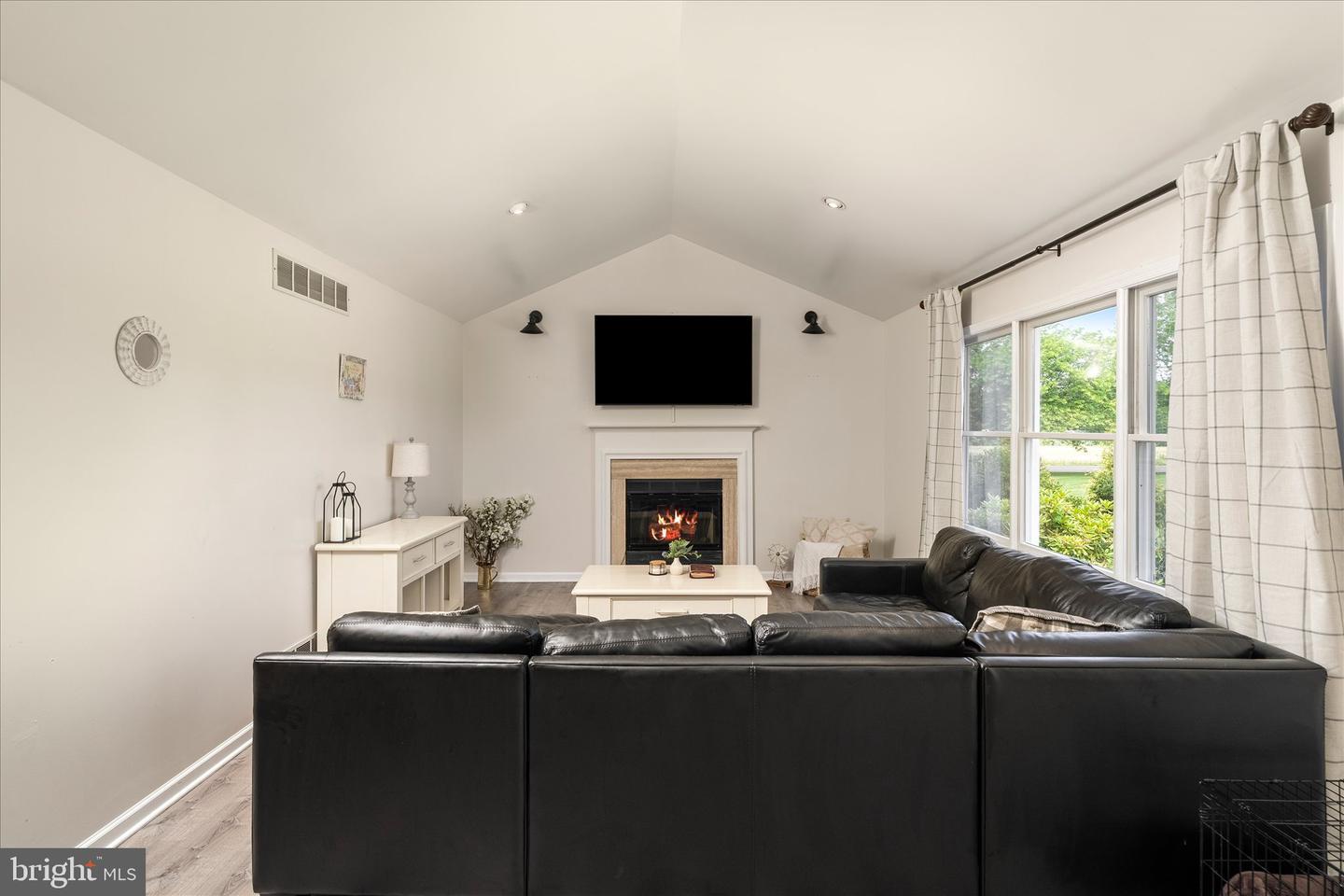 2 Carney Way — property photo 7