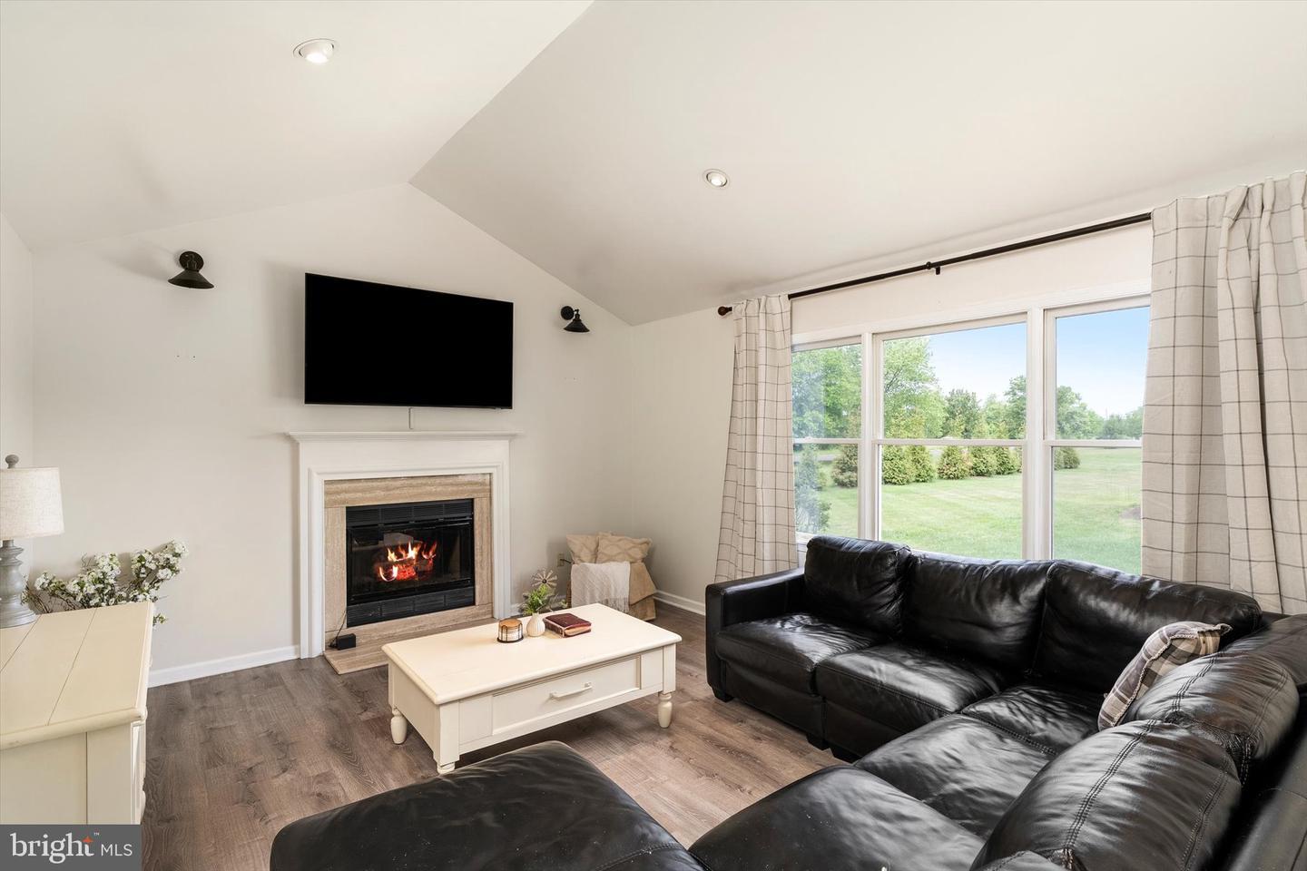 2 Carney Way — property photo 8